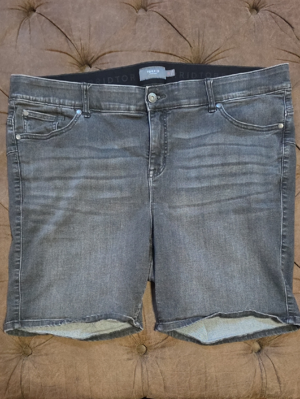 Bombshell Bermuda Shorts Super Soft Black Wash